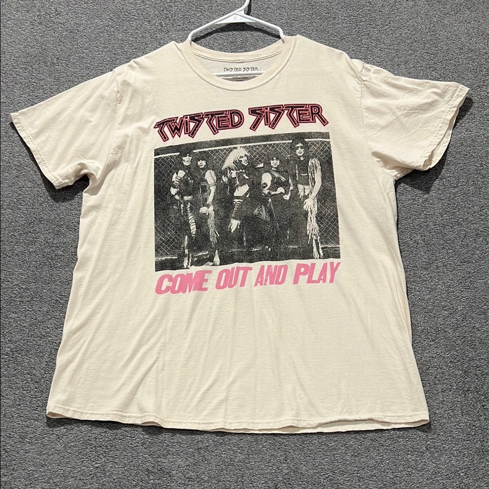 Twisted Sister Graphic T-Shirt